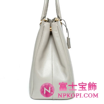 プラダ（PRADA）SAFFIANO LUX　レディーストートバッグ　ライトグレー　BN1802-NZV-D32 